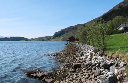 Hyllestad Casa | Holiday Home Idun by Interhome