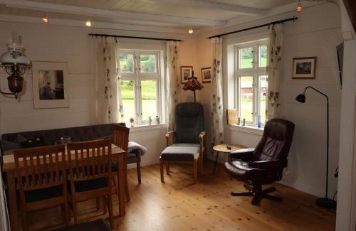 Brekke Casa | Holiday Home Ikjefjord by Interhome