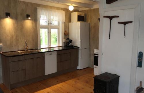 Brekke Casa | Holiday Home Ikjefjord by Interhome