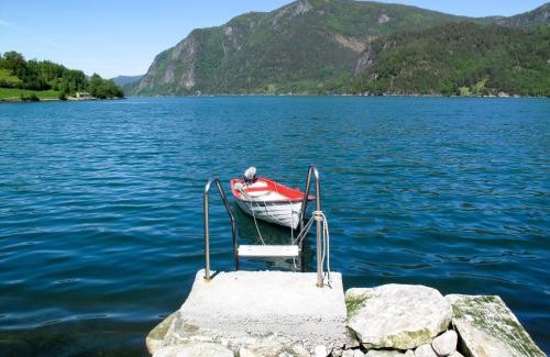 Brekke Casa | Holiday Home Ikjefjord by Interhome