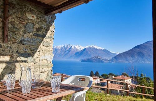 Calozzo Casa | Holiday Home Il Cortile by Interhome