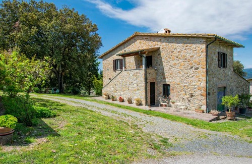 Pomarance Casa | Holiday Home Il Sorbo by Interhome