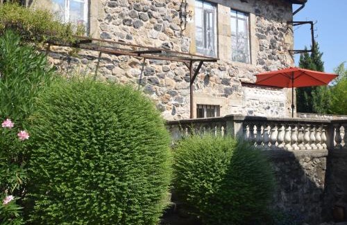 Pont-de-Labeaume Casa | Holiday Home in Ardèche near Château de Ventadour