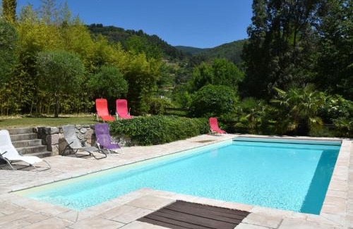 Pont-de-Labeaume Casa | Holiday Home in Ardèche near Château de Ventadour