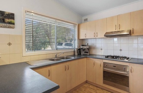 Second Valley Casa | Holiday Home in Second Valley - pet friendly. Short stroll to the beach