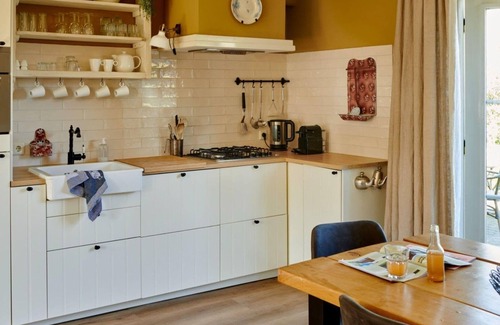 Schafelt Casa | Holiday Home in Baarlo with Wood-fired Hot Tub