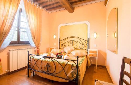 Castiglione del Lago Casa | Holiday home in Castiglione del with pool
