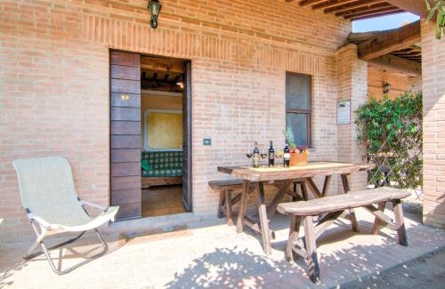 Castiglione del Lago Casa | Holiday home in Castiglione del with pool