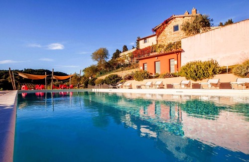 Pelago Casa | Soleada casa de vacaciones con piscina y sauna