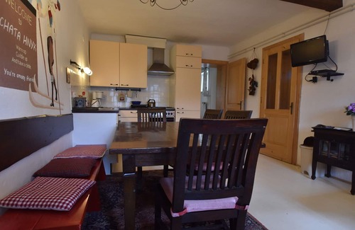 Zlata Olesnice Apartamento | Apartamento moderno en Zlata Olesnice con sauna