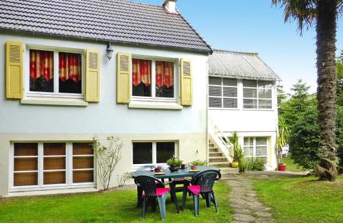 Denneville Casa | Holiday Home in Denneville near Sandy Beach