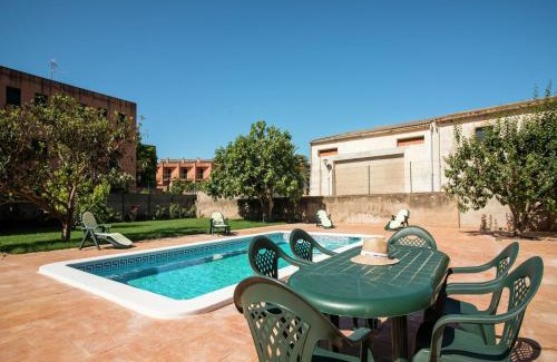 Sant Pere Pescador Casa | Holiday Home in St Pere Pescador with Pool