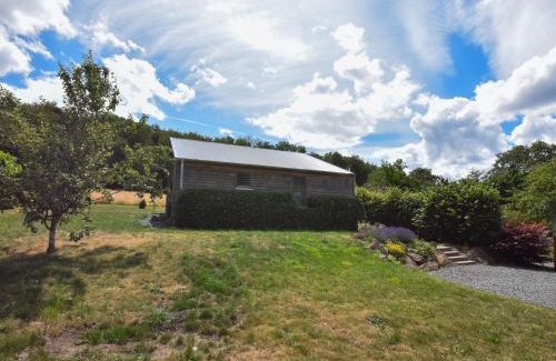 Berlingen Casa | Holiday Home in Forest with Terrace & BBQ