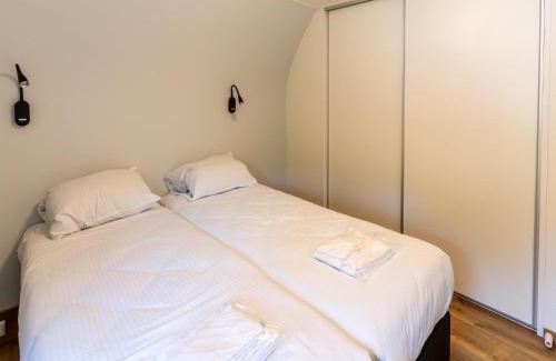 Baars Casa | Holiday Home in Forest near Assen