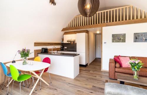 Baars Casa | Holiday Home in Forest near Pond