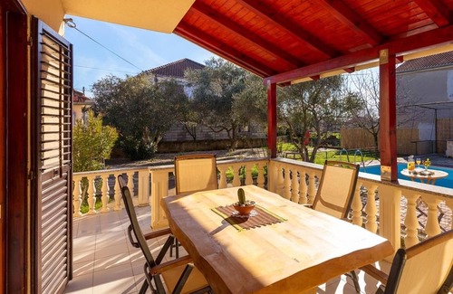 Zemunik Donji Casa | Casa en Zemunik Donji con Piscina Privada
