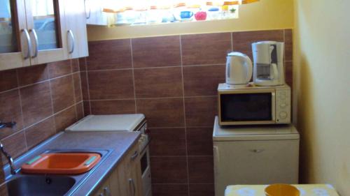 Balatonkeresztur Casa | Holiday home in Balatonmariafürdo 19321