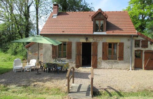 Isenay Casa | Holiday Home in Isenay near Lake and Forest