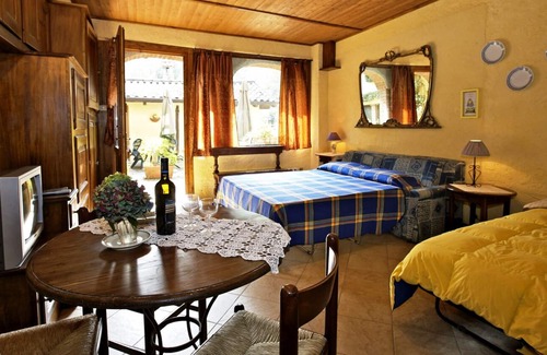 Rancio Valcuvia Apartamento | Viviendas en un antiguo molino del siglo 18. Siglo. Con 10 000 metros cuadrados de terreno y piscina