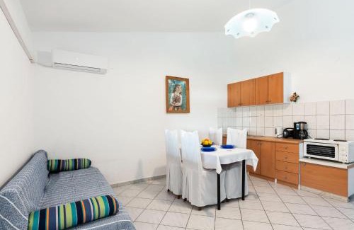 Maslenica Casa | Holiday Home in Jasenice near Maslenica Beach