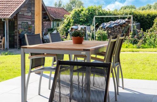 Schinnen Casa | Holiday home in Limburg with terrace