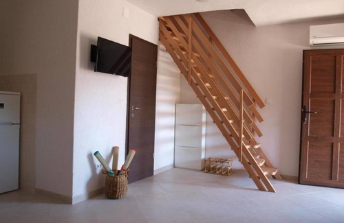 Cove Makarac (Milna) Casa | Casa de vacaciones en Milna con Terraza, Acondicionador, WIFI, Lavadora (5123-1)