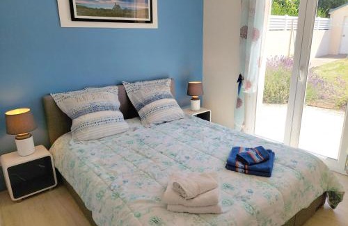 Poulgoazec Casa | Holiday Home in Plouhinec by Audierne Bay