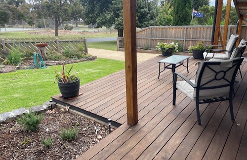 Rhyll Casa | Holiday home in quiet fishing village with facilities & attractions close by.
