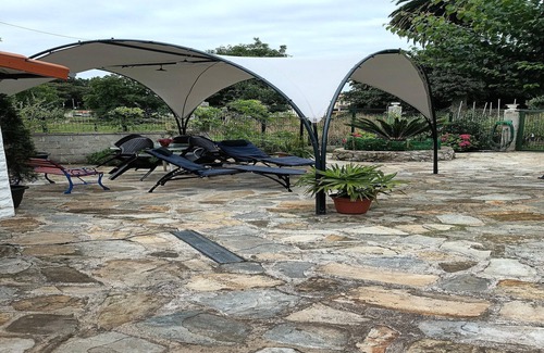 Villaescusa Casa | Casa Vacacional en España con Terraza y BBQ