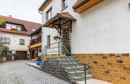 Gleichamberg Casa | Moderna casa de vacaciones en Gleichamberg con piscina