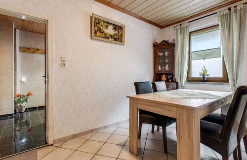 Gleichamberg Casa | Moderna casa de vacaciones en Gleichamberg con piscina