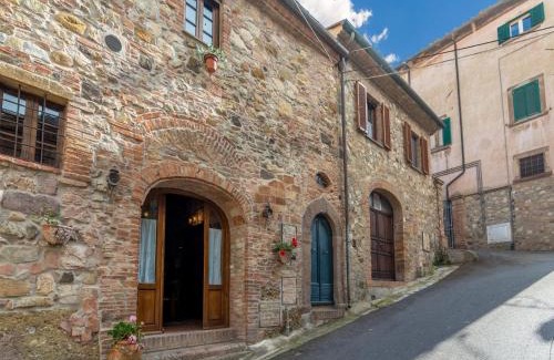 Orciatico Casa | Holiday Home in Tuscany with Pool