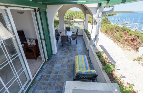 Veli Rat Casa | Holiday Home in Veli Rat near Saharun