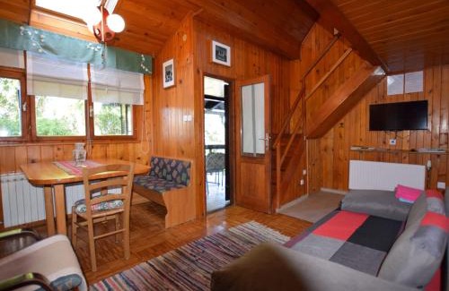 Vrbovsko Casa | Holiday Home in Vrbovsko near Kama nik Trail
