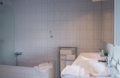 Walk Casa | Holiday Home in Waimes with Sauna & Bubble Bath