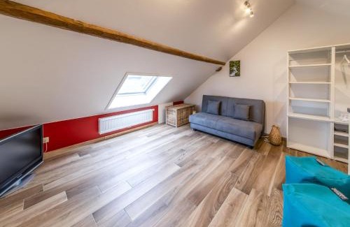 Walk Casa | Holiday Home in Waimes with Garden