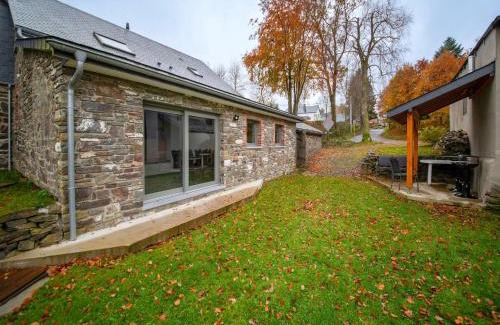 Walk Casa | Holiday Home in Waimes with Garden