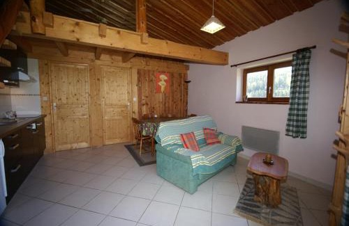 Walscheid Casa | Holiday Home in Walscheid near Forest & Lakes