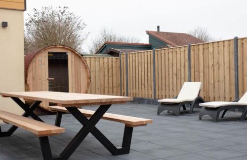 Zevenhuizen Casa | Holiday Home in Zevenhuizen with Sauna Bubble Bath