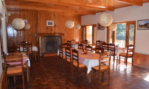 Old Manali Hotel | Holiday Home International -Vivaan Stays