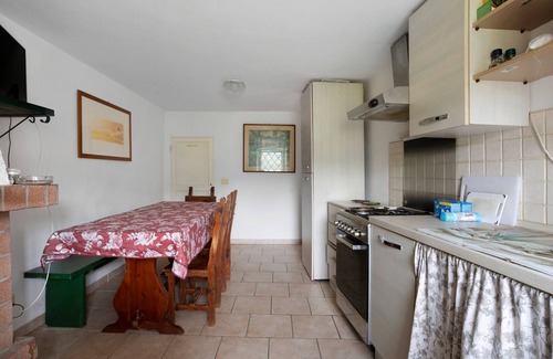 Castelnuovo Magra Casa | Casa vacacional 'Casa Di Luciana' con balcón y Wi-Fi