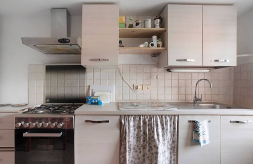 Castelnuovo Magra Casa | Casa vacacional 'Casa Di Luciana' con balcón y Wi-Fi
