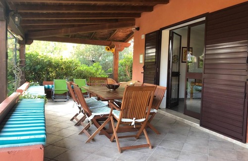 Siniscola Casa | Casa de vacaciones 'On The Sea Fenicottero' con vistas al mar, terraza privada y jardín privado