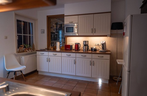 Brilon Casa | Casa de vacaciones 'Jachthuus Mit Anbau' con vistas a la montaña, terraza privada y Wi-Fi