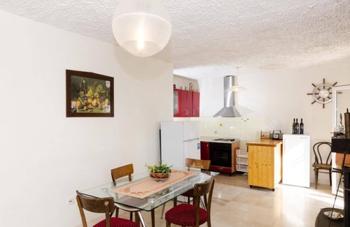 Orebic Casa | Holiday Home Jasminka - Three Bedroom Holiday Home with Terrace and Sea View