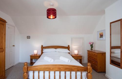 Fort Augustus Casa | Holiday Home Jenkins Cottage by Interhome