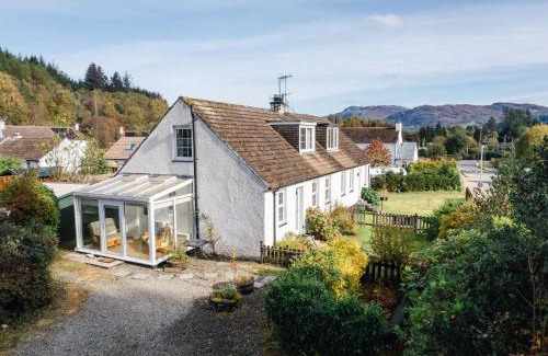 Fort Augustus Casa | Holiday Home Jenkins Cottage by Interhome