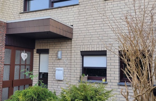 Langen b. Bremerhaven Casa | Casa de vacaciones 'Johann' con terraza privada, jardín privado y Wi-Fi