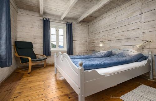 Vik Casa | Holiday Home Johans Maria stova by Interhome