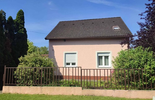 Balatonfenyves Casa | Casa vacacional a sólo 450 metros de la playa con gran terraza